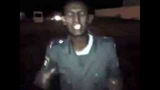 مضحك : حرسي موريتاني يقلد عصام الشوالي معلق الجزيرة الرياضية