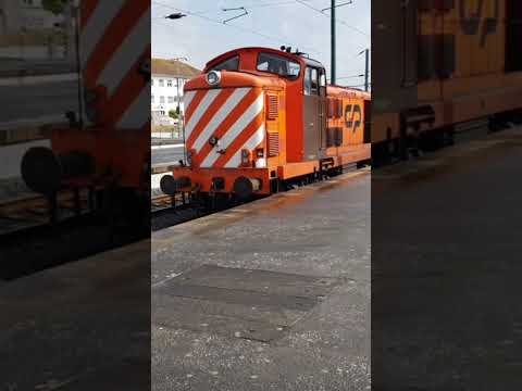 CP Class 1400  1461 departing Porto Campanha Station on 260523 shorts