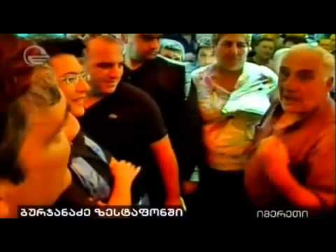 \"გაათრიე აქედან ეს ნაბიჭვარი\" - შელაპარაკება ირაკლი ბათიაშვილსა და ზესტაფონელებს შორის