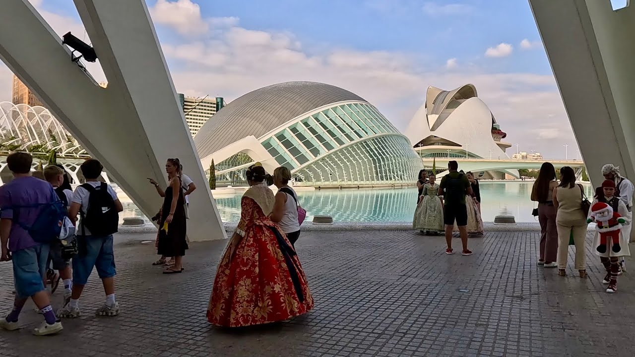 Exploring the Science Museum of Valencia/ City of Arts and Sciences /4K UHD