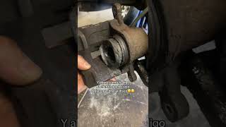 Cómo cambiar el freno #repairs #parati #mecanico #viral #shorts