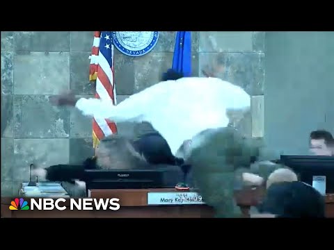 Video shows moment Las Vegas judge gets attacked during sentence hearing