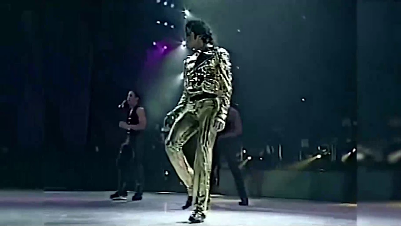Wanna Be Startin Somethin Live