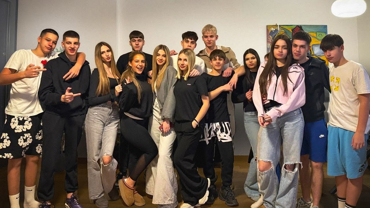 Izbacili su nas iz GALERIJE *otvaram vaše poklone❤️😘