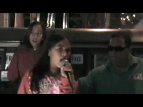 Who's Lovin you, Michael Jackson cover (Tia Fernan...