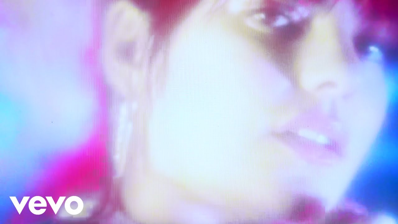Watch Donna Missal - skin (Visualizer) on YouTube Watch Donna Missal - skin (Visualizer) on YouTube
