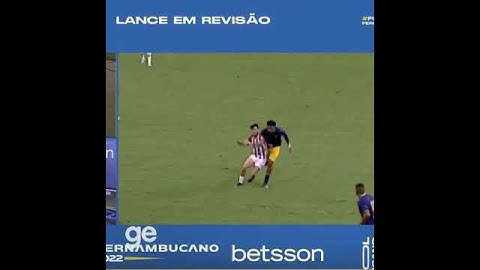 LAMENTÁVEL! JEAN CARLOS PARTE PARA CIMA DA ÁRBITRA APÓS EXPULSÃO | #Shorts |