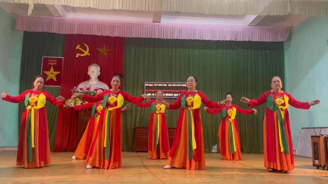 Múa sơ kết cuối năm 2025 -1