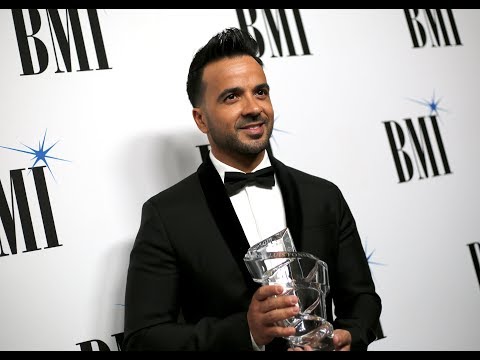 Video: J Balvin Won Groot Bij De BMI Latin Music Awards