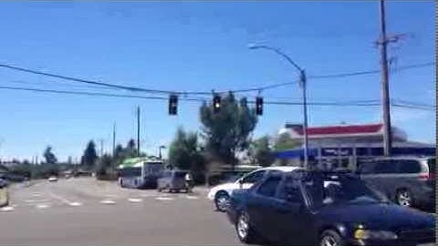 3-Head Flashing Yellow Arrow  -- Lakewood, WA (old video)