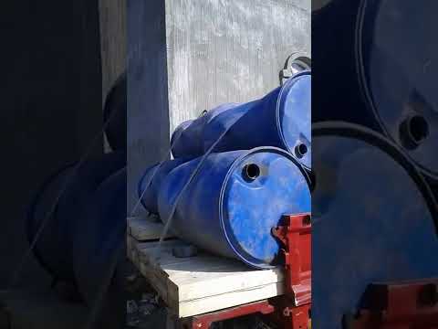 تحميل برميل بلاستيك لتصنيع بطاريات الاسماك العائمة فى النيل