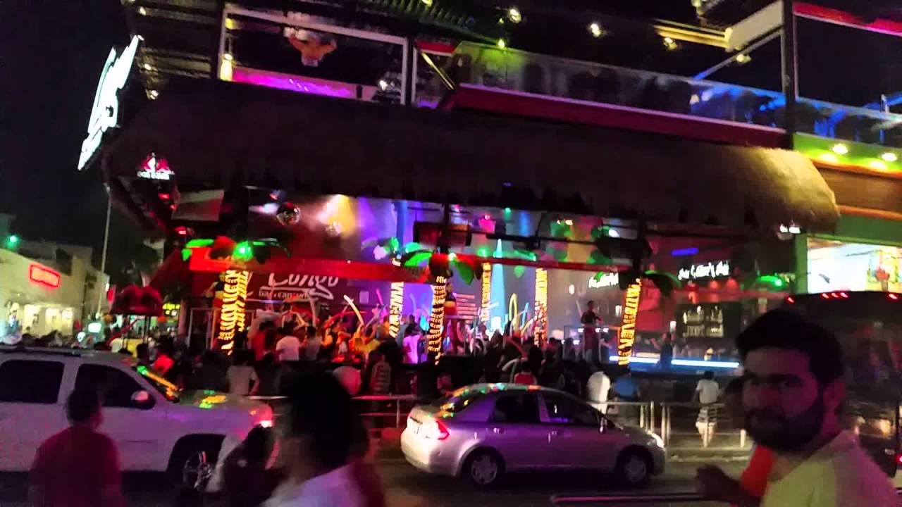 Nightlife in Cancun Mexico - YouTube