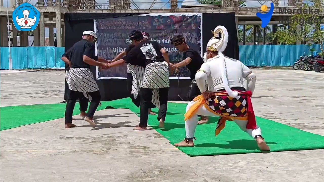 Tari Kecak XII Ips 3