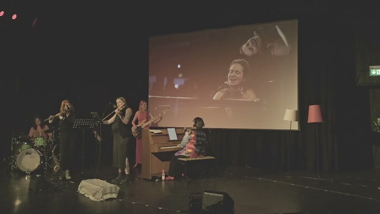 Bruset - Annika Törnqvist (Amy Bormet Connection)