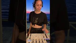 Deborah de Luca playing “Children” 🤩🔥🔥☄️ #deborahdeluca #progressivehouse #techno #technofamily