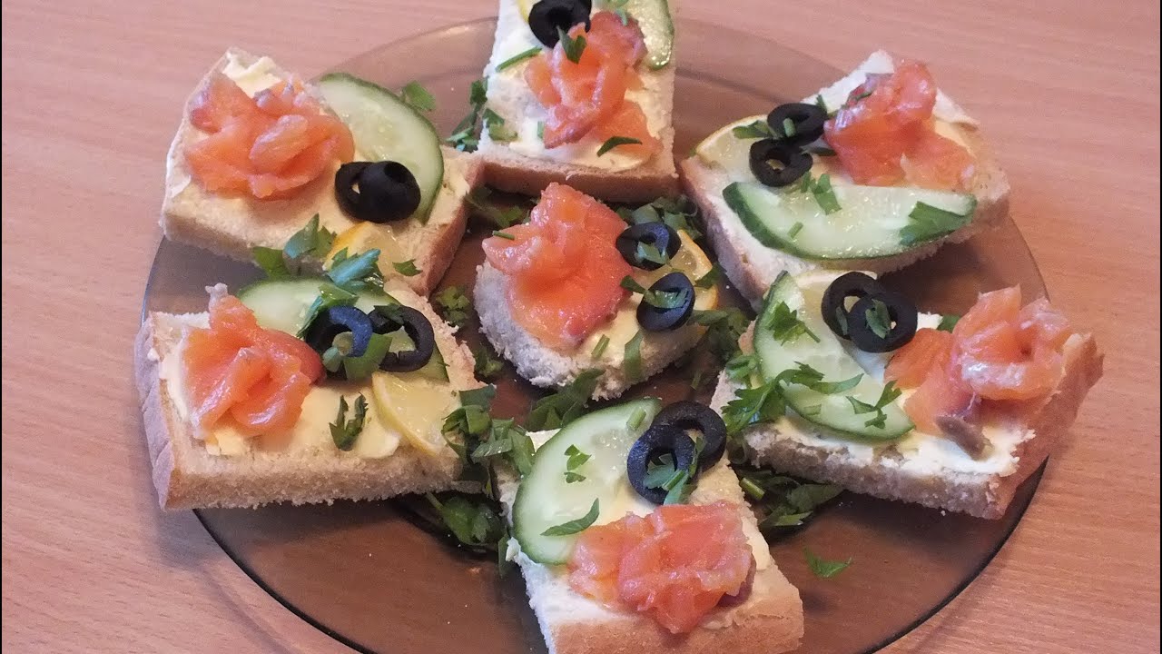 ⁣закуска бутерброд с семгой snack sandwich with salmon