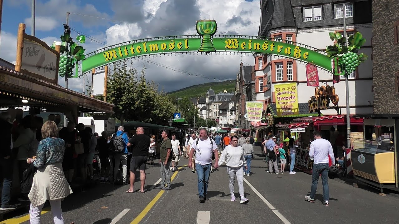 Bernkastel - Kues - Perle an der Mosel. Weinfest 2025. Bernkastel - Kues  Germany. Wine festival