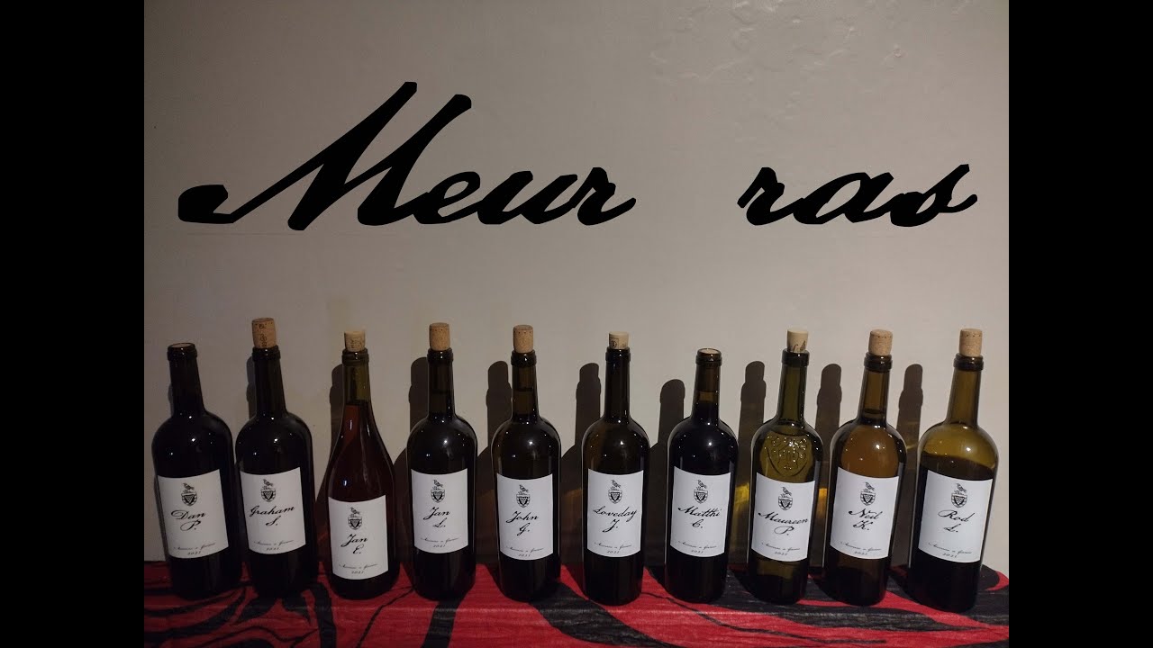 E'n Skeujow a Gernow - Meur ras - Cornish Language