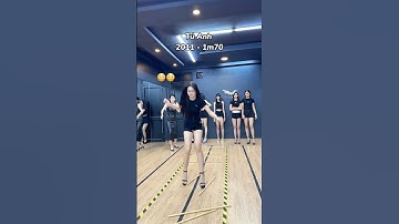 Luyện khoảng cách bước chân khi catwalk cho các mẫu teen của BYB ❤️