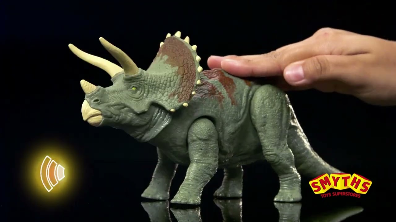 Roar Strikers Triceratops Dinosaur