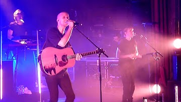 Milow - Howling at the moon/Sur la lune (La Cigale, Paris)