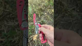 Весь Skeletool одной рукой