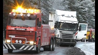 Scania R143 Heavy Recovery Truck vs Scania Semi Trailer - Sweden 4K