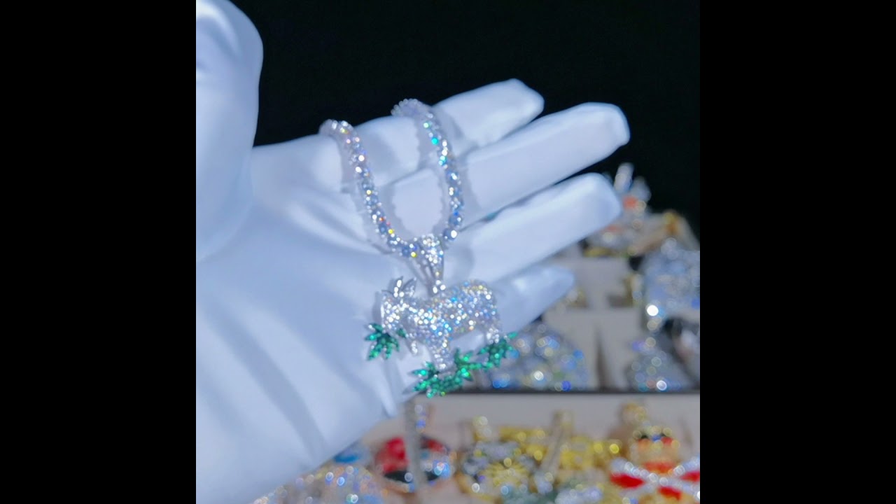 Goat Eating Grass Necklace | Hip Hop Jewelry Reviews | Best Necklace