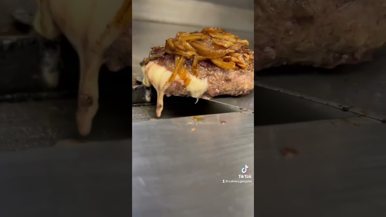 Unveiling The Irresistible Juicy Lucy A Cheese Stuffed Burger Extravaganza 
