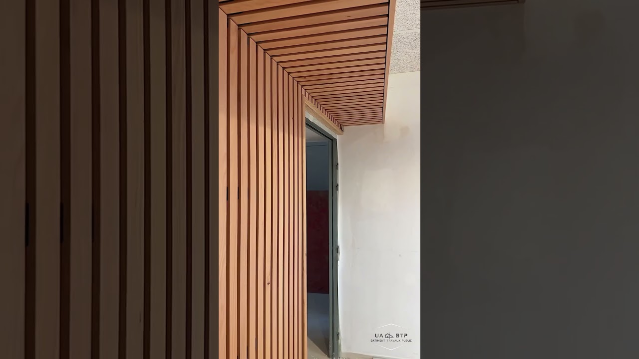 Pose panneau d'habillage acoustique en bois massif