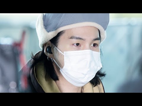 SUGA at INCHEON İNTERNATİONAL AİRPORT DEPARTURE