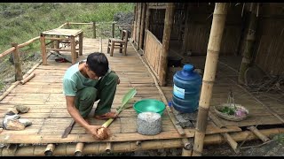 What eat to survive in the wild forest?| Cooking snails with Banana tree| The Amputated Man.