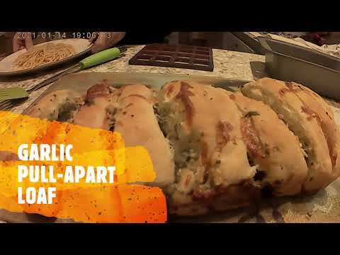 Garlic Bread Pull-Apart Loaf