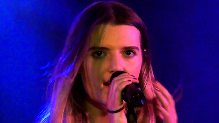 Alice Jordan - HEAVEN KNOWS - The Pretty Reckless ...