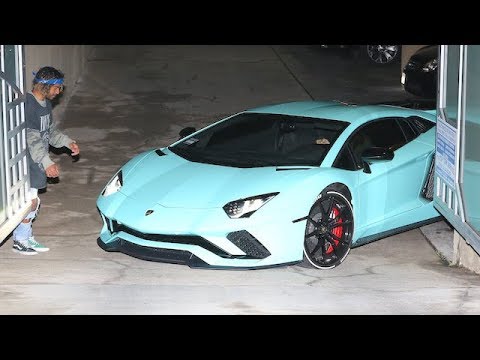 Video: Tygas $ 400.000 Lamborghini Aventador blir Repossessed
