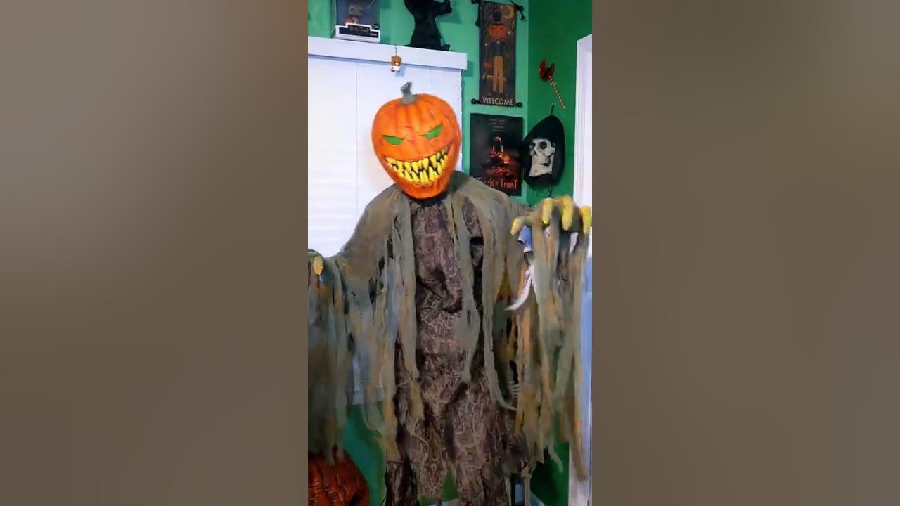 Spirit Halloween Pumpkin Patch Prowler Animatronic 🎃 YouTube