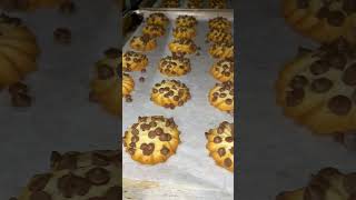 This Bronx Bakery Makes Thousands Of Er Cookies Each Week.