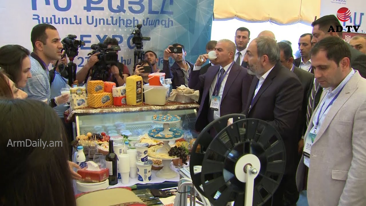 newspaper mockup Փաշինյանը թան խմեց, առաջին անգամ գազարի մուրաբա կերավ ու հարսանիքը կազմակերպելու առաջարկ ստացավ