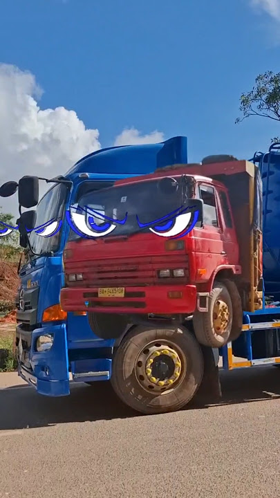 Manuver Truck Tangki muatan Gas dan Solar #truck #truk #truktangki #manuver #shorts #video