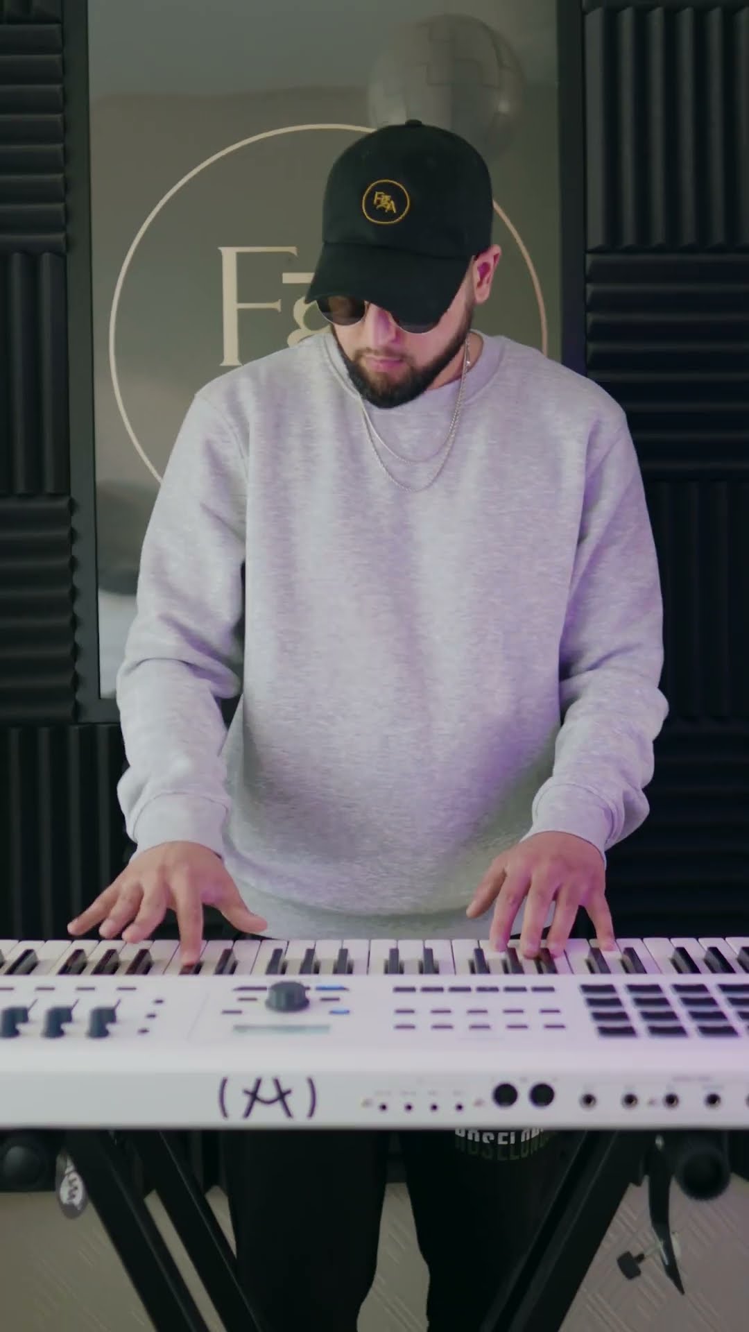 Who knew Abhishek Bachan could rap like this? ? #bollywood #mashup #remix #dj #bollywoodsongs