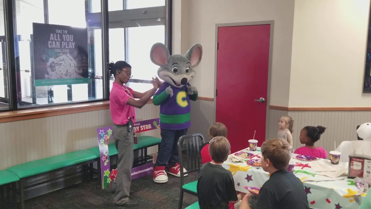 Chuck e Cheese Happy Birthday YouTube