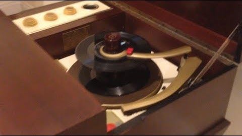 1957 Voice of Music Hi-Fi Record Changer Console Model 562
