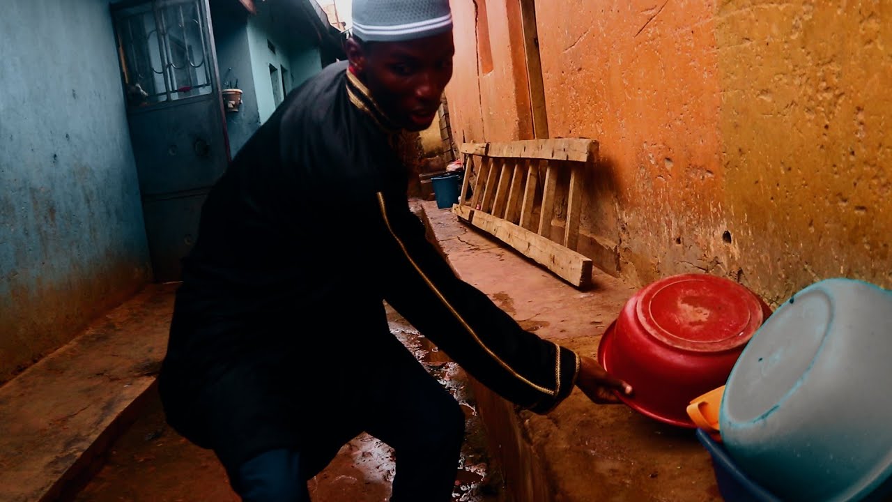 Seeka futaali etuuse ensaniya ziveeyo