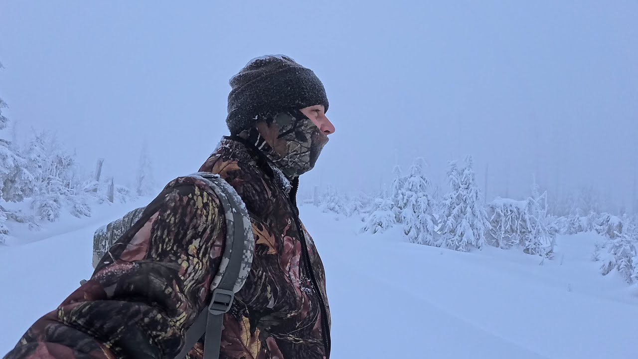 Im lebensgefährlichen Blizzard durch den Harz, auf dem Weg zum Brocken Gipfel.🥶 (Sturmtief Elli) [1]