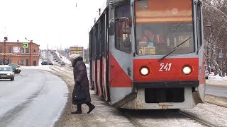 О небезопасных трамвайных остановках в Бийске (