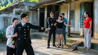 Kind Police Officer Stands Up to Protect a Beggar Girl - The Truth Leaves Everyone Shocked