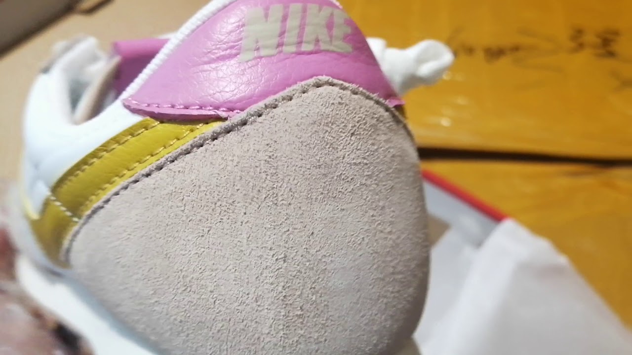 nike daybreak pink yellow