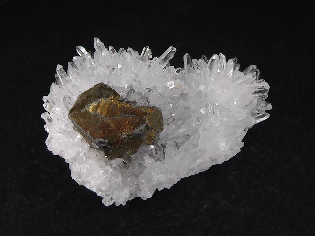 GFS0119 CHALCOPYRITE, QUARTZ - ROMANIA