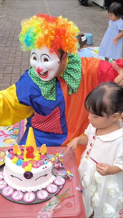 badut happy birthday