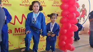 Marina e Gabriela no primeiro campeonato de judô infantil